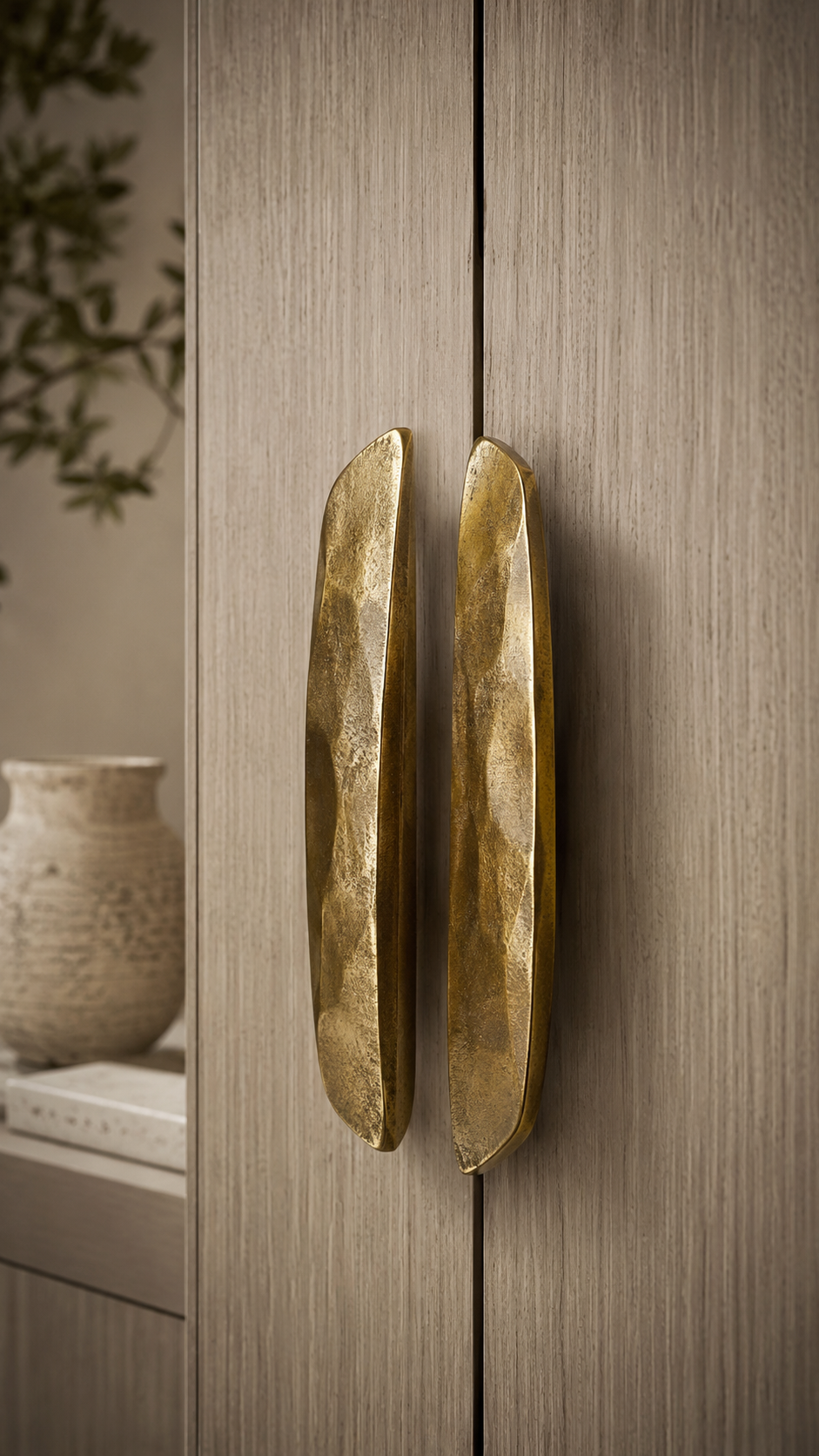 Door handle ideas with stylish gold, brass, black, vintage, modern, and luxury hardware inspiration for home doors