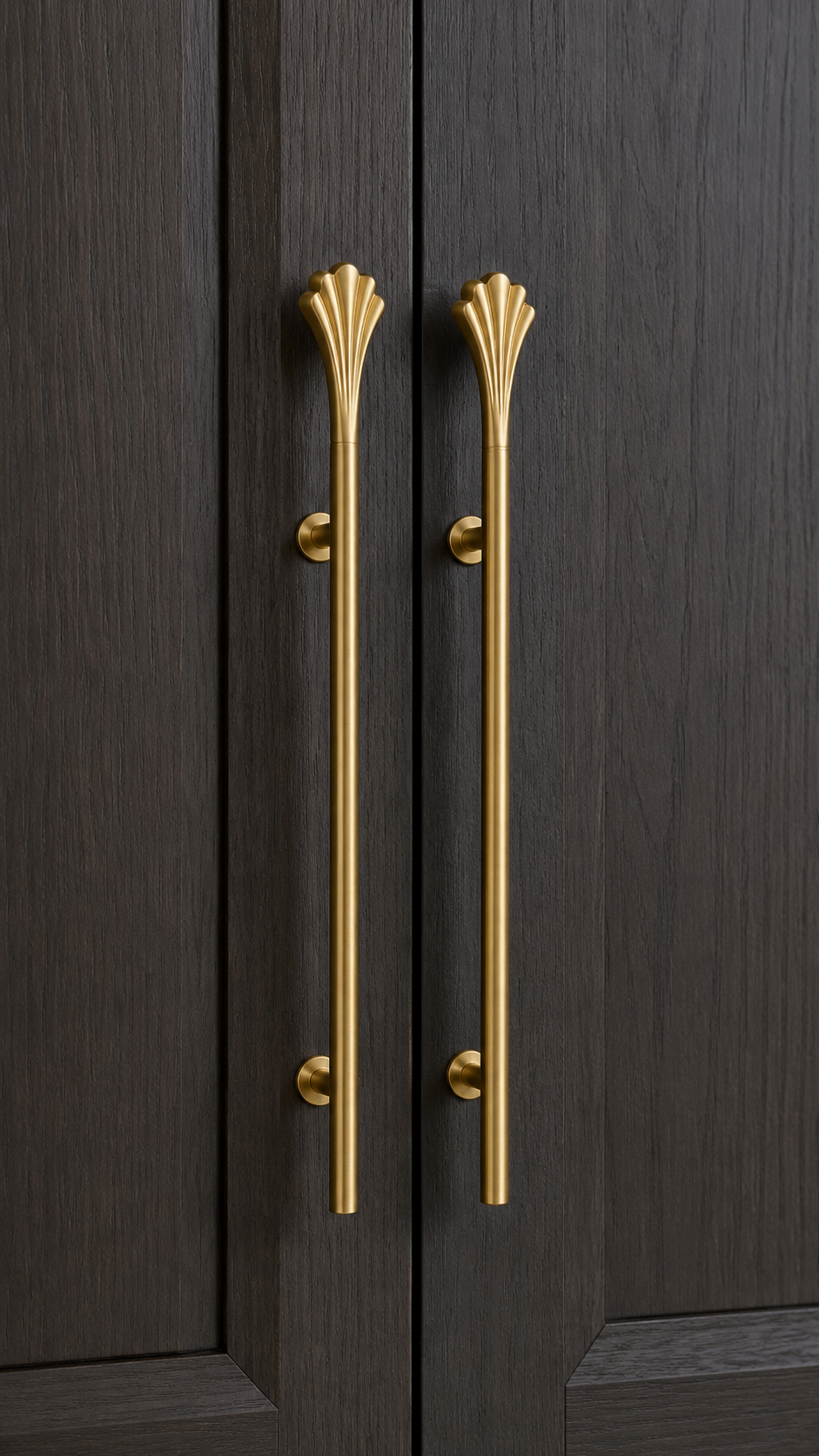 Wavy gold door handle on black modern door with slim curved pull, luxury contrast, and contemporary interior hardware detail